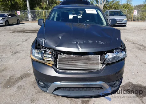 2018 Dodge Journey Crossroad Awd z USA, uszkodzony, nr VIN 3C4PDDGG7JT511190